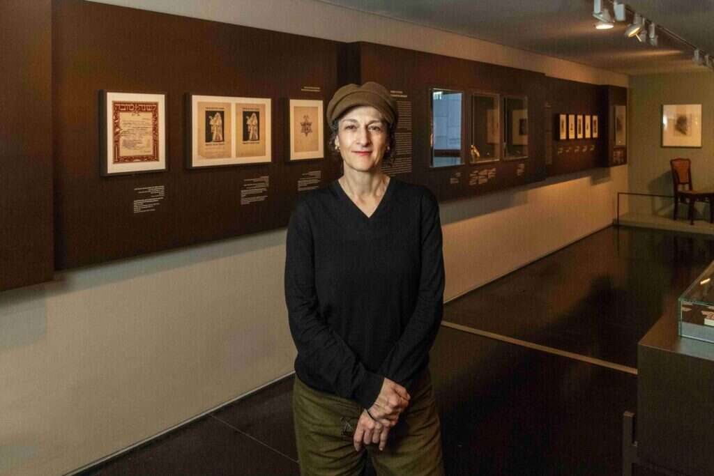 אלונה פרבר. | זוהר שמש, מוזיאון ישראל