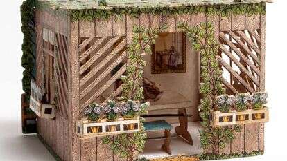 דגם סוכה להרכבה, ,1921, הדפס־אבן וחיתוך בשבלונה. מתנת אביבה שמלצינגר, ירושלים. | זוהר שמש, מוזיאון ישראל