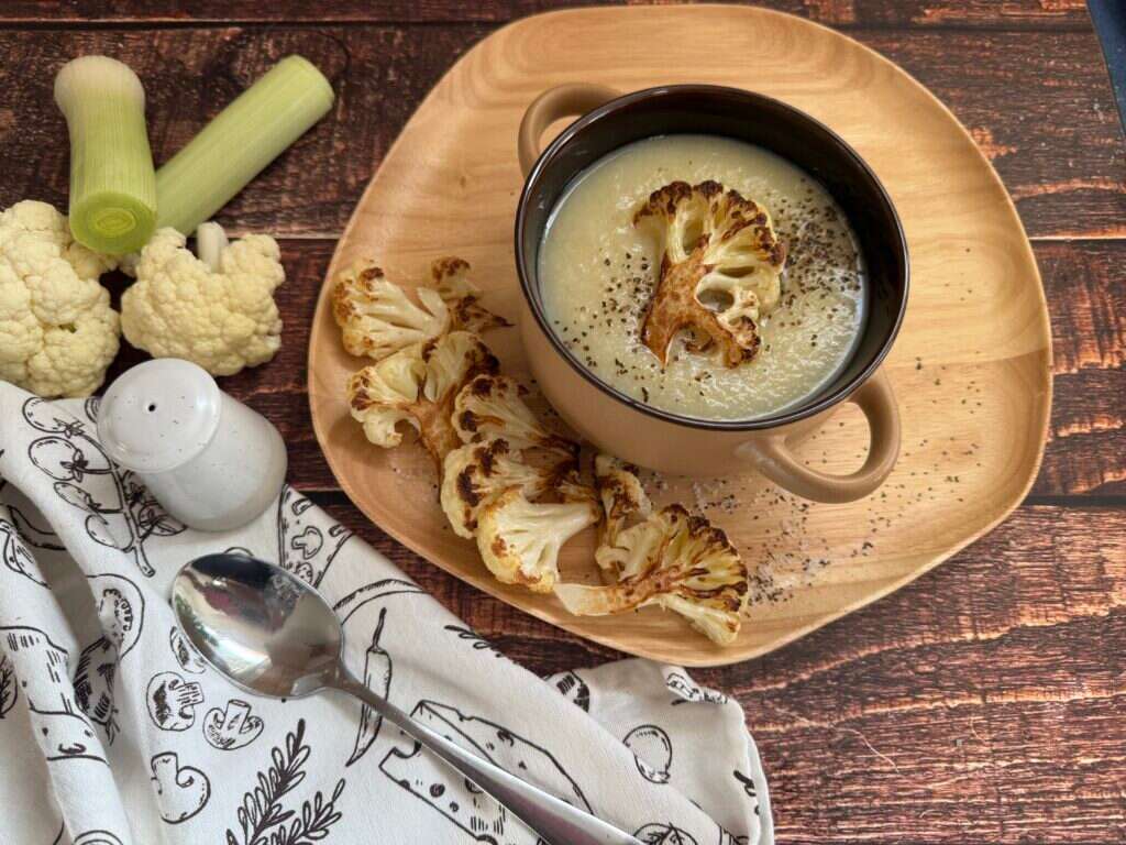 מרק כרובית וכרישה. | אלינור רחמים מרק כרובית וכרישה. | אלינור רחמים