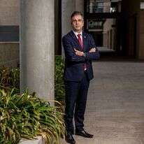 אלי כהן. | נעמה שטרן