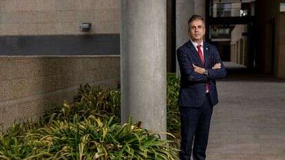 אלי כהן. | נעמה שטרן