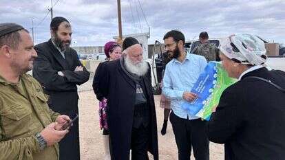 השר גולדקנופף בסיור בעטוף עזה. | דוברות שר השיכון