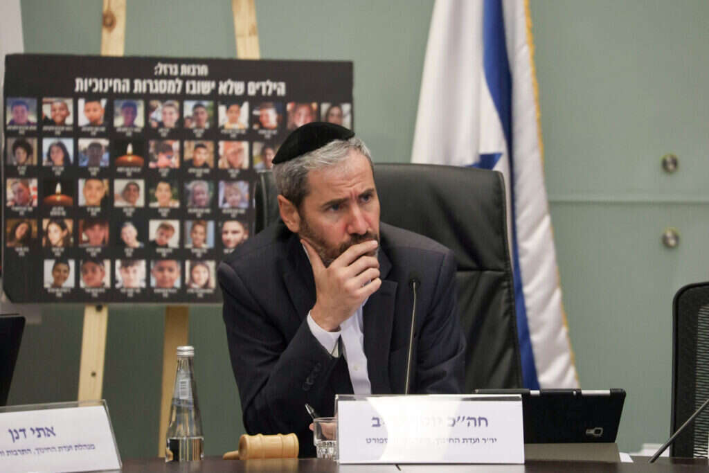 ח"כ יוסף טייב בועדת החינוך. ח"כ יוסף טייב בועדת החינוך.