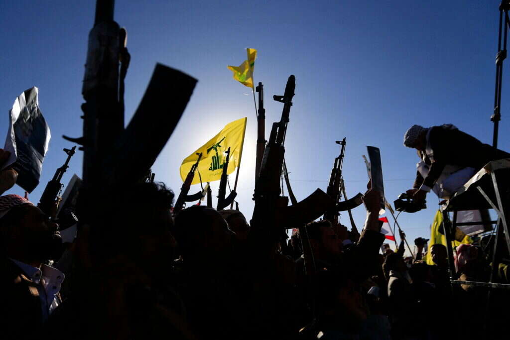 דגלי חיזבאללה. | AFP