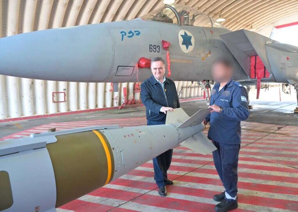 שר הביטחון ישראל כ"ץ בבסיס תל נוף. | שלומי אמסלם, משרד הביטחון שר הביטחון ישראל כ"ץ בבסיס תל נוף. | שלומי אמסלם, משרד הביטחון