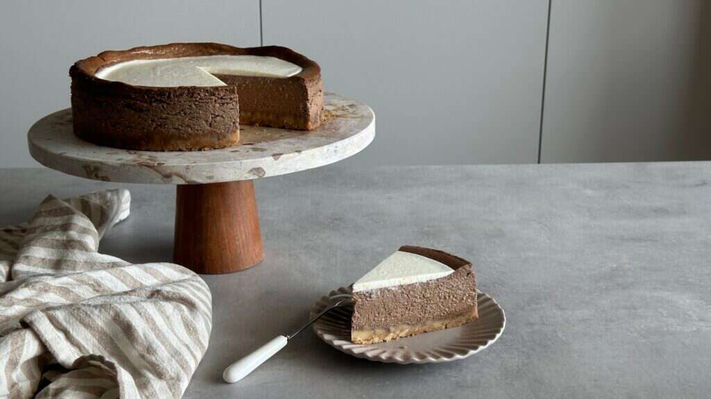 עוגת גבינה ושוקולד. | תימור לוי–יוטקוביץ ואפרת רענן עוגת גבינה ושוקולד. | תימור לוי–יוטקוביץ ואפרת רענן