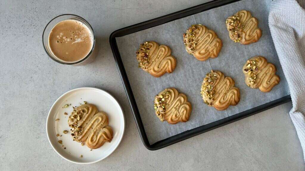 עוגיות חמאה מזולפות. | תימור לוי–יוטקוביץ ואפרת רענן עוגיות חמאה מזולפות. | תימור לוי–יוטקוביץ ואפרת רענן