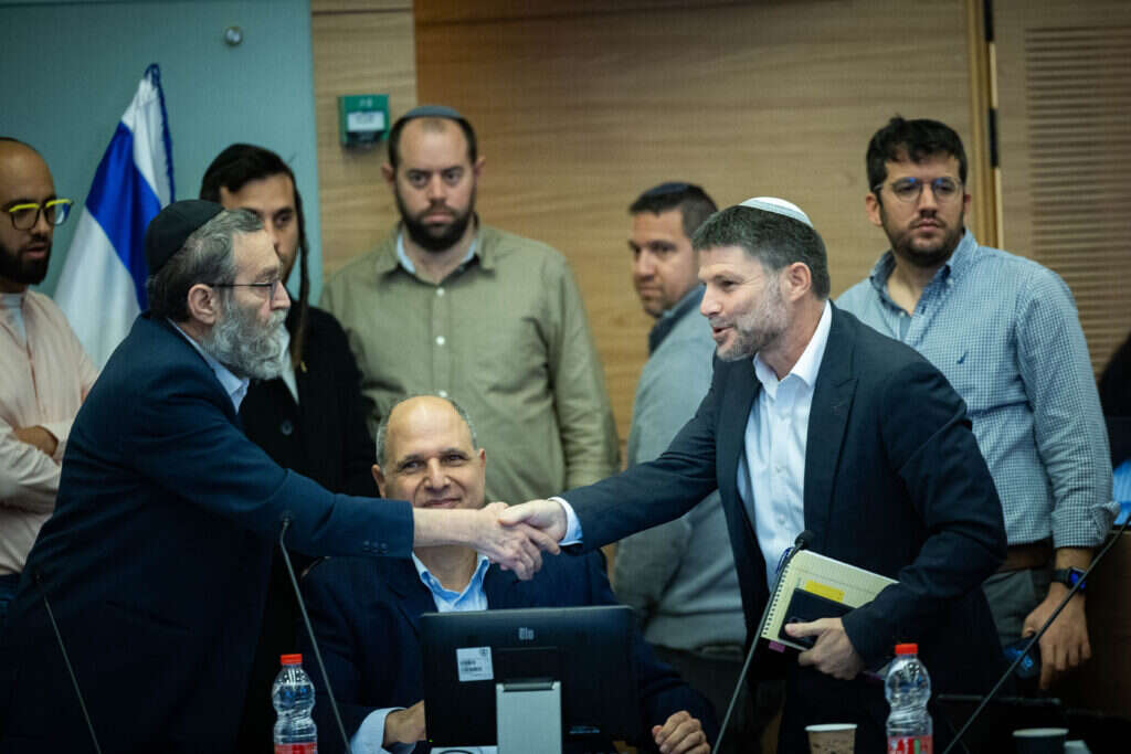 סמוטריץ' וגפני בוועדת הכספים, השבוע. | יונתן זינדל, פלאש 90