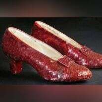 הנעליים האדומות של דורותי. | אי פי