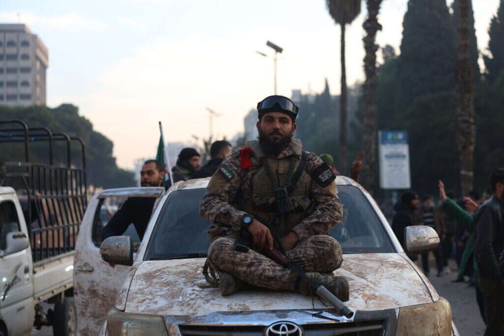 מורד סורי לאחר ההשתלטות על דמשק. EPA