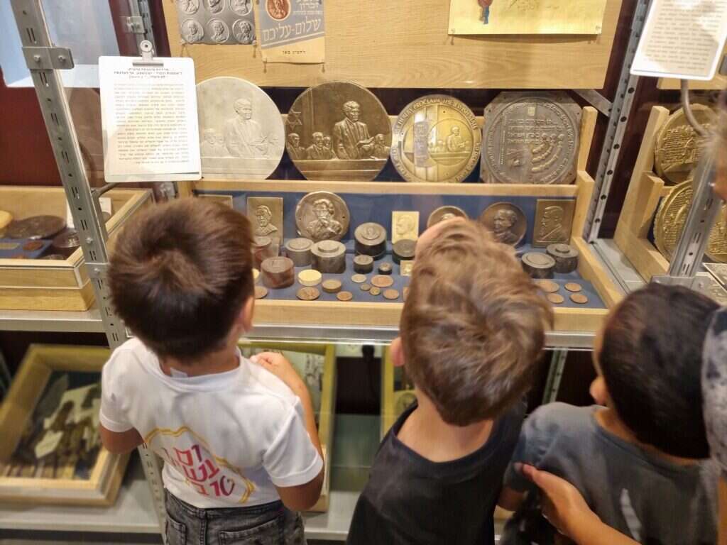 חנוכה במוזיאון מורשת צאן ברזל. | בועז קרצ'מר