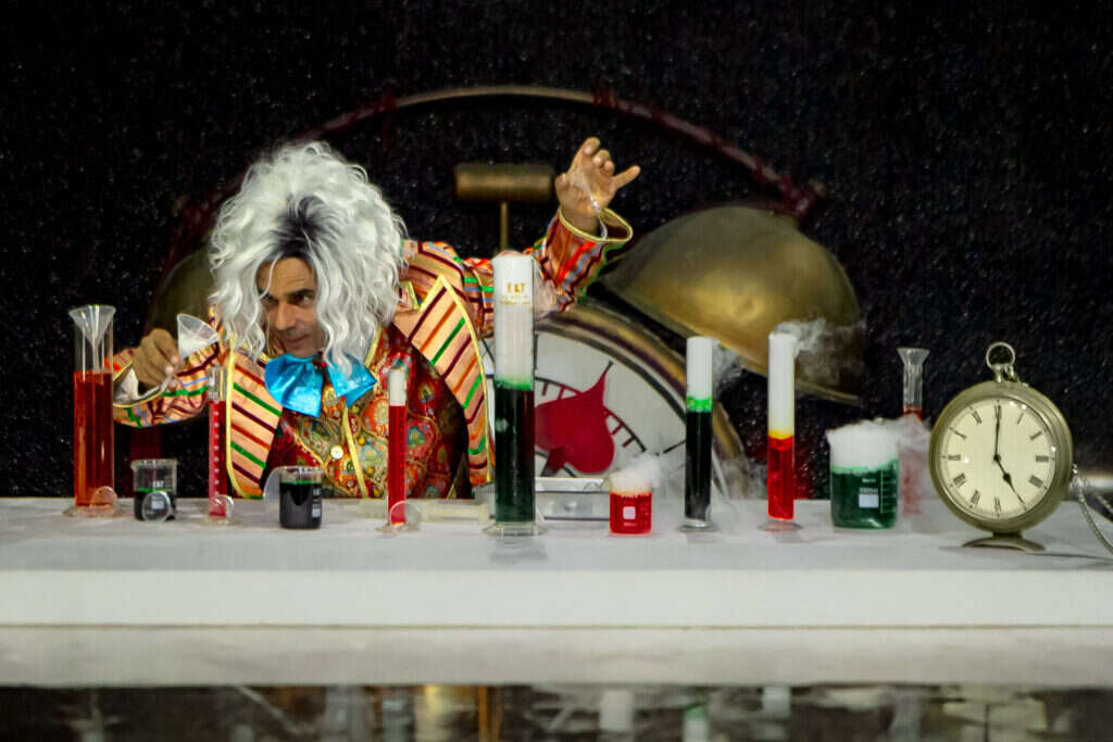 קרקס על הזמן. | רן לזרוני