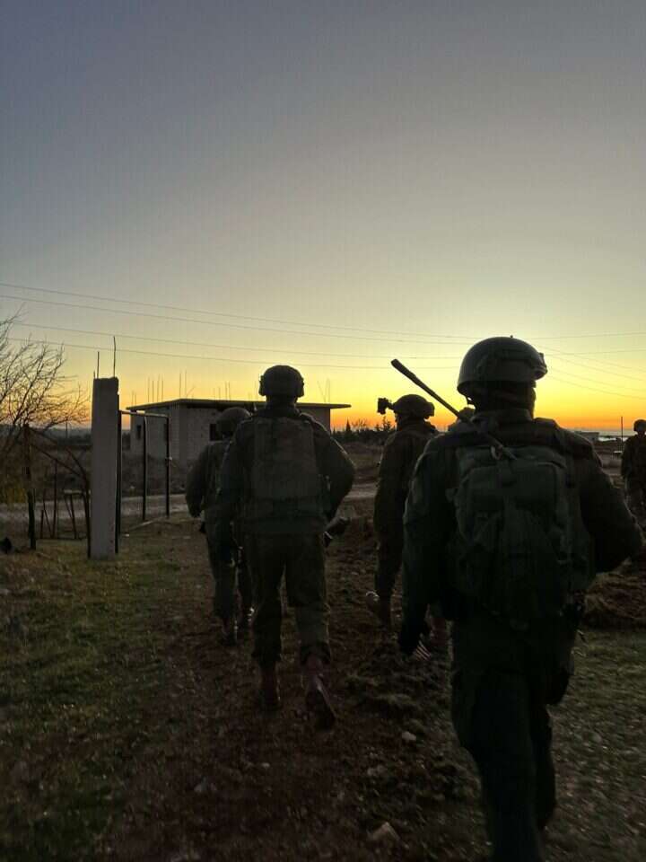 כוחות הצנחנים בקוניטרה ובסביבתה. | דובר צה"ל כוחות הצנחנים בקוניטרה ובסביבתה. | דובר צה"ל