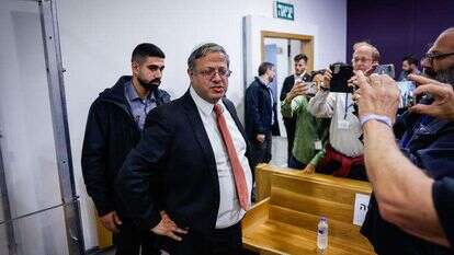 איתמר בן גביר לפני פתיחת עדותו של נתניהו בבית המשפט המחוזי בת"א. | חיים גולדברג, פלאש 90 איתמר בן גביר לפני פתיחת עדותו של נתניהו בבית המשפט המחוזי בת"א. | חיים גולדברג, פלאש 90