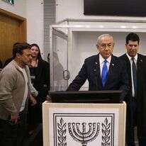 עו"ד עמית חדד לצד נתניהו בבית המשפט | עמית שאבי, פלאש 90