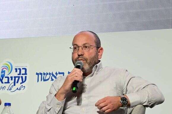 צביקה מור בוועידת החינוך ה-5. | יוסי זליגר, מקור ראשון צביקה מור בוועידת החינוך ה-5. | יוסי זליגר, מקור ראשון