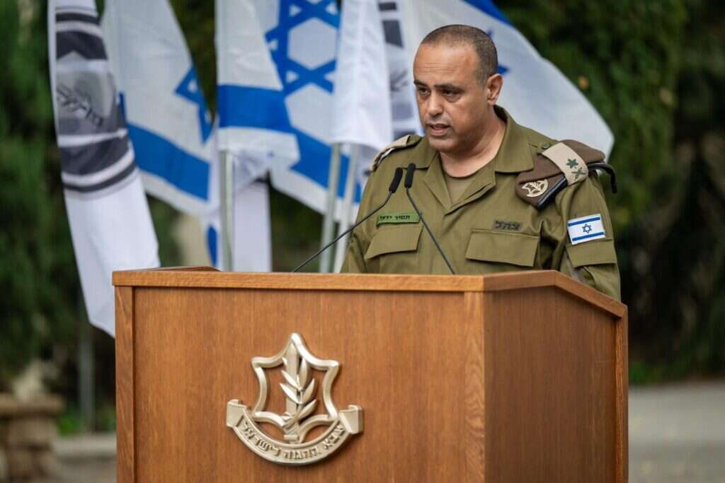 האלוף תמיר ידעי בטקס חילופי ראש מז"י, אתמול. | דובר צה"ל