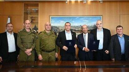 משרד הביטחון ירכוש 5 ספינות "כחול לבן". | אגף דוברות וקשרי ציבור במשרד הביטחון משרד הביטחון ירכוש 5 ספינות "כחול לבן". | אגף דוברות וקשרי ציבור במשרד הביטחון