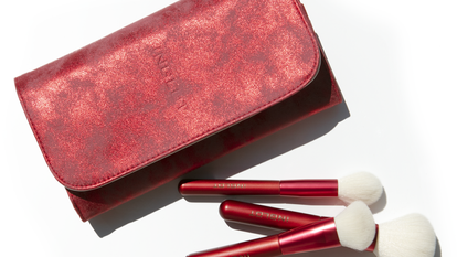 INGLOT לאתר דיל קוסמטיקס, יח"צ חול