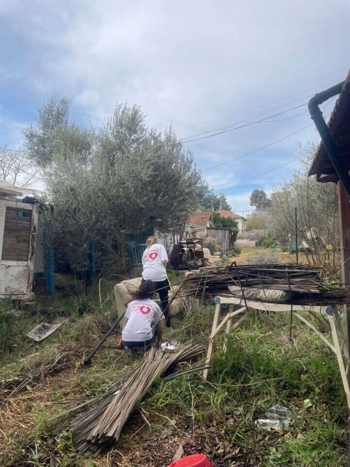 מתנדבי "לב אחד" משקמים בתים בצפון