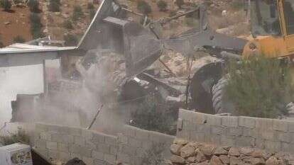 מסך מתוך הטריילר "אין ארץ אחרת"