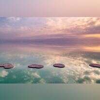 בירור סוגיות נסתרות על העולם הבא ואמונה בתורה מן השמיים. "פנקייקים בשמיים״. | רחפן: אסף עמרן. צולם במסגרת פרויקט ״יופי גווע״ בים המלח