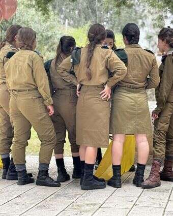 התמודדות שמתחילה עוד לפני הגיוס. חיילות דתיות. | מתוך עמוד הפייסבוק של אלומה