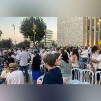 לא להפסיק לפעול. עצרת תפילה למען השבת החטופים. | באדיבות צבי זוסמן