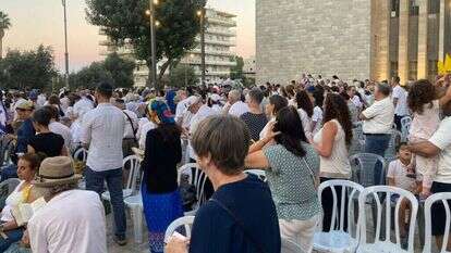 לא להפסיק לפעול. עצרת תפילה למען השבת החטופים. | באדיבות צבי זוסמן