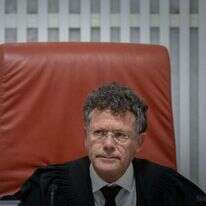 יצחק עמית. | חיים גולדברג, פלאש 90