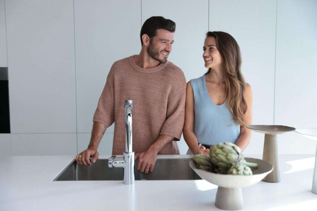 מיכה לובטון