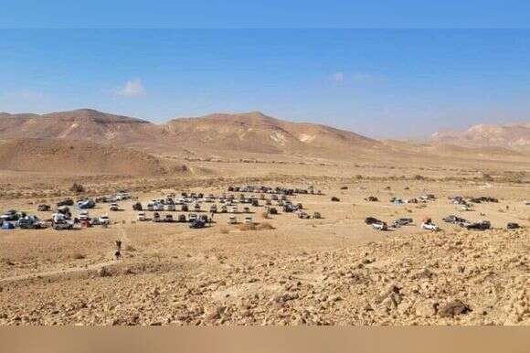 מטיילים בנגב. | ליאור שויימר- רט"ג