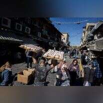 סופגניות - רק עם ריבה. שוק מחנה יהודה, השבוע. | פלאש 90