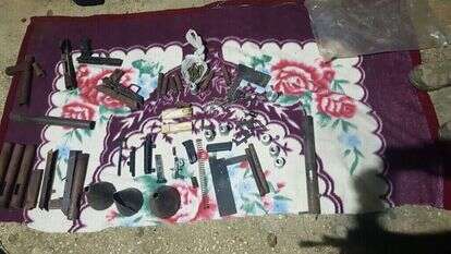 האמל"ח שנמצא בבית המחבל בכפר קליל. דוברות המשטרה האמל"ח שנמצא בבית המחבל בכפר קליל. דוברות המשטרה