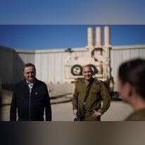 שר הביטחון בביקורו. | אריאל חרמוני, משרד הביטחון.