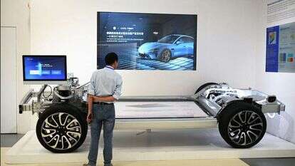 שילדת מכונית חשמלית של חברת CATL. | AFP