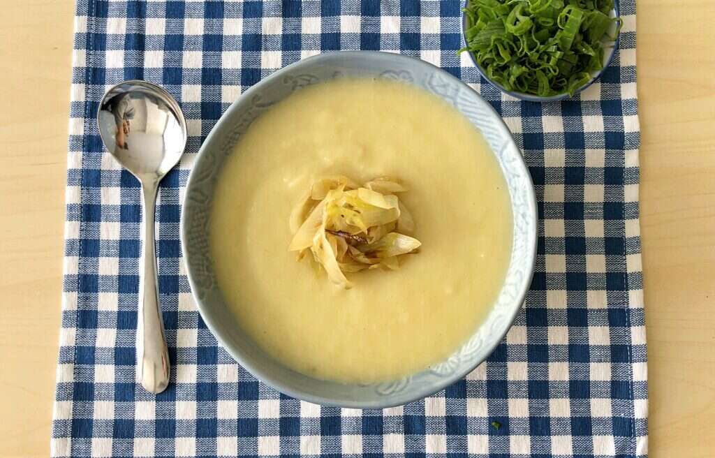 מרק אדמה וכרישה בהשראה צרפתית. | עֹז תלם