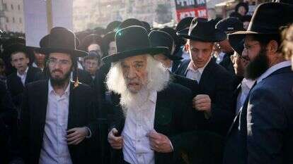 הרב דויטש בהפגנה נגד הגיוס, בחודש אפריל. | חיים גולדברג, פלאש 90