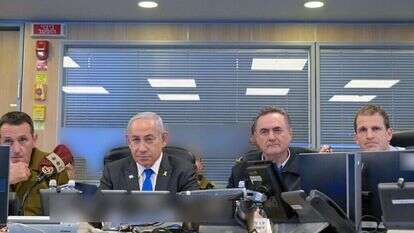 נתניהו, כ"ץ והרצי הלוי בבור של חיל האוויר בזמן התקיפה בתימן. | קובי גדעון, לע"מ