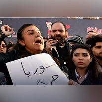 מוחים על דיכוי נשים בסוריה. | מסך מיוטיוב