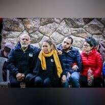 משפחתו של יובל שהם ז"ל בהלווייתו בהר הרצל. | חיים גולדברג, פלאש 90