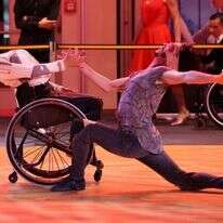 לספר על הכאב. ריקוד החטופים באליפות. | קרן איזקסון