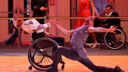 לספר על הכאב. ריקוד החטופים באליפות. | קרן איזקסון לספר על הכאב. ריקוד החטופים באליפות. | קרן איזקסון