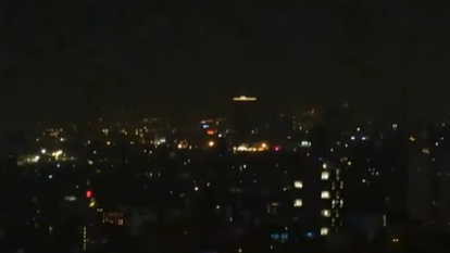 טהראן בחשכה באחד מלילות חודש דצמבר. | מסך מיוטיוב טהראן בחשכה באחד מלילות חודש דצמבר. | מסך מיוטיוב