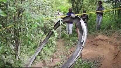 פסולת החלל. | מסך מיוטיוב