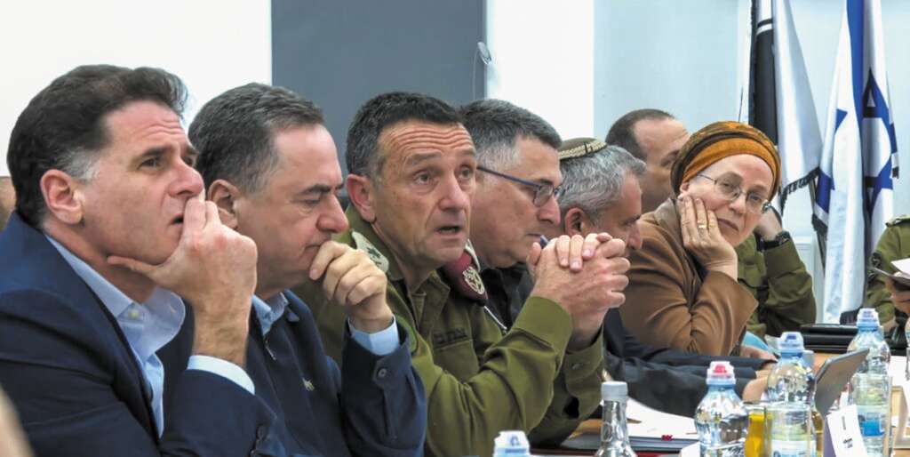 מתוך ישיבת הקבינט בפיקוד המרכז, לפני שבועיים. | מסך, לשכת רוה"מ מתוך ישיבת הקבינט בפיקוד המרכז, לפני שבועיים. | מסך, לשכת רוה"מ