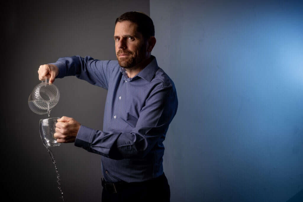 ליפשיץ במשרדי רשות המים בירושלים, השבוע. | אריק סולטן