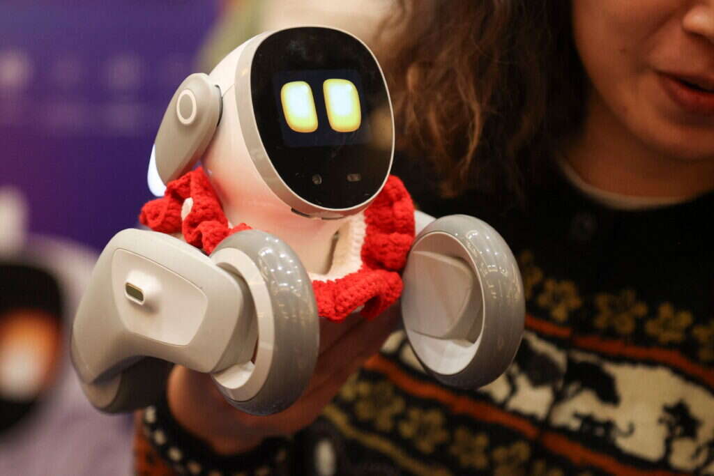 רובוט מחמד בתערוכת הטכנולוגיה CES. | AFP