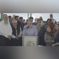 הלוויית הנרצחות מקדומים - רחל כהן ועליזה רייז הי"ד. | מסך מיוטיוב