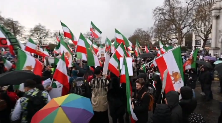 הפגנות נגד הוצאות להורג של המשטר האיראני: | מסך מיוטיוב